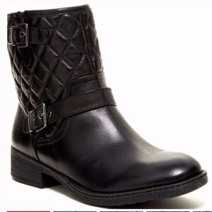Arturo Chiang Sarabeth quilted booties black 7.5